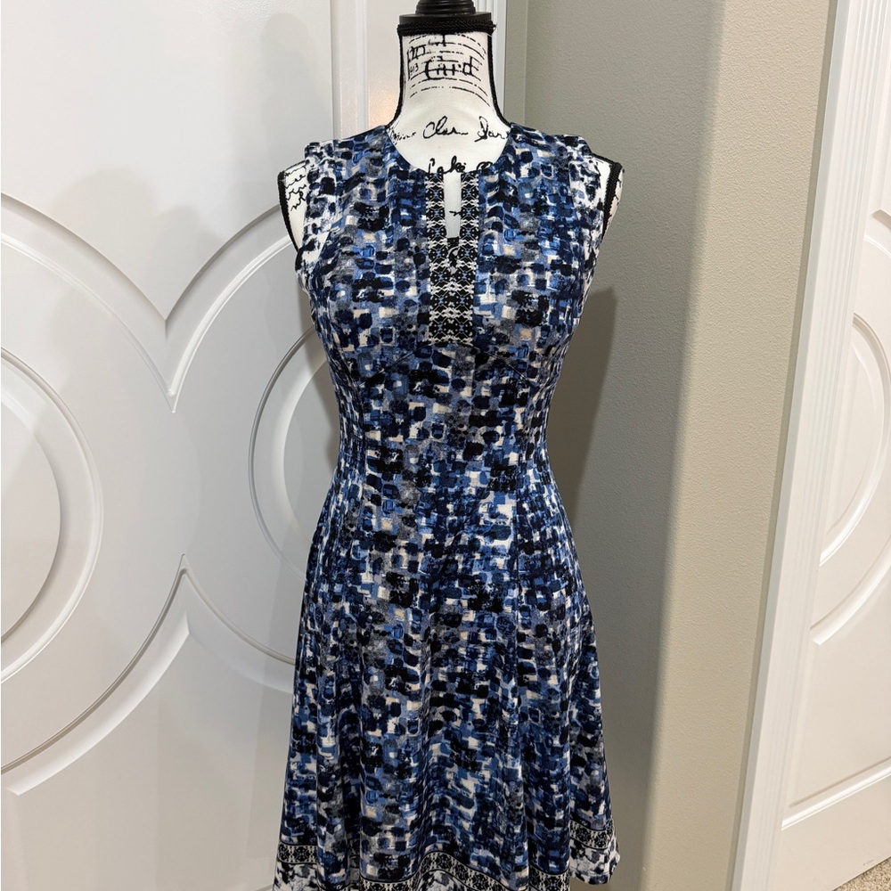 White House Black Market blue and black patterned women's dress
